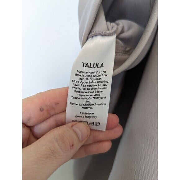 Aritzia Talula Skirt Womens Small Gray Mini Stretch Nylon Casual Active Neutral - Picture 7 of 8